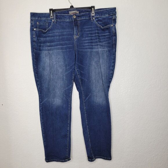 Torrid Size 22R Boyfriend Straight Vintage Stretch Mid-Rise Jeans in Dark Wash - Picture 10 of 11